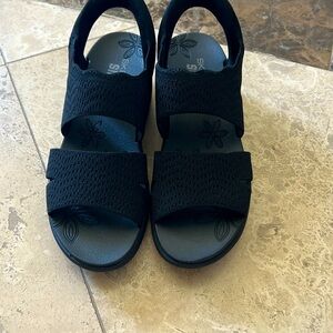 BRAND NEW SKECHERS SLIP INS SANDALS
